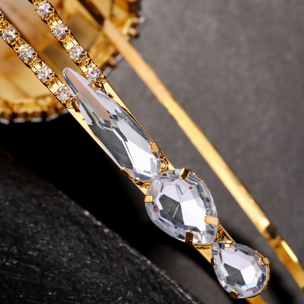 ベストセラーの女王様風誇張フェザークラウンヘッドピース、ハイ - Queen Accessories のレビューと価格